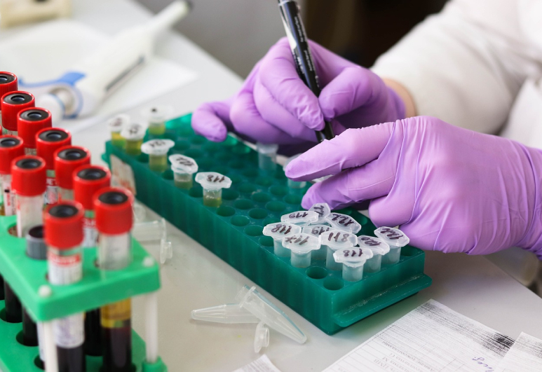 laboratory-3827745_1280 (1)